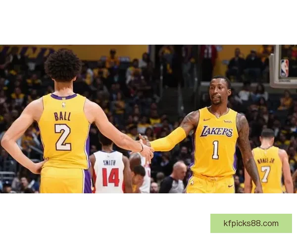 东契奇复出砍42分12助攻湖人力克骑士 里夫斯艾顿双双贡献精彩表现